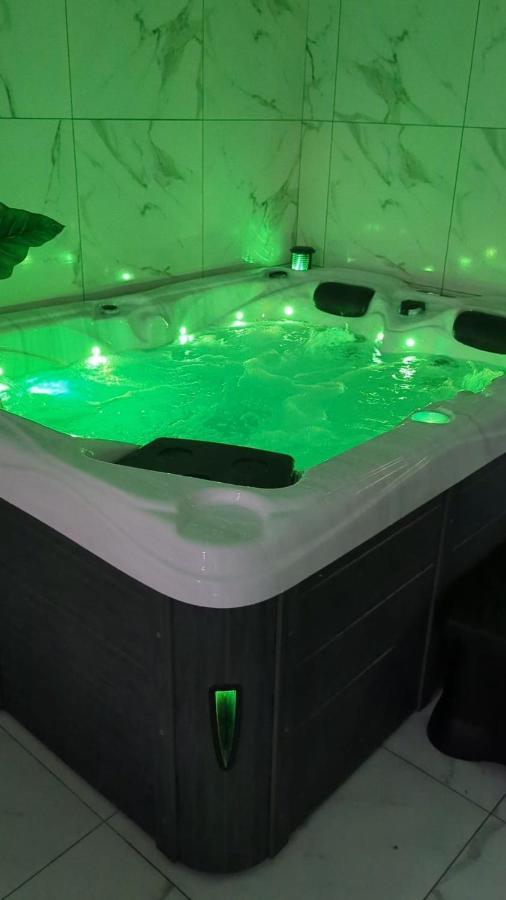 Spa Nessa Saint-Andiol Екстериор снимка