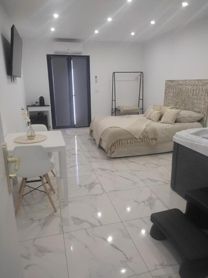 Spa Nessa Saint-Andiol Екстериор снимка